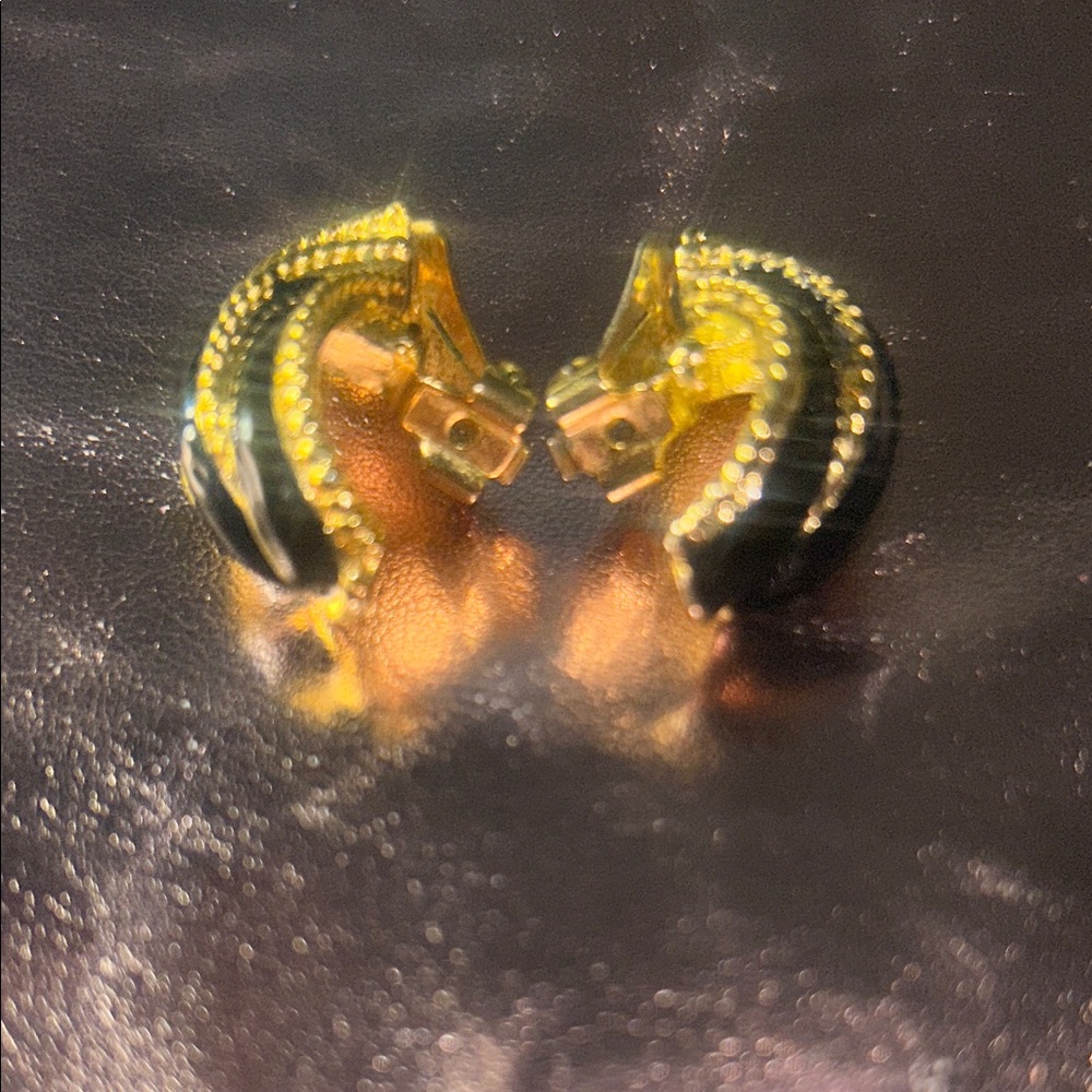 Vintage Gold and Black Clipon Earrings  #3012